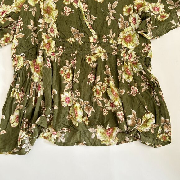 Maurices Womens size 1X Green Floral Surplice Peplum Top Blouse smocked waist - Picture 9 of 10